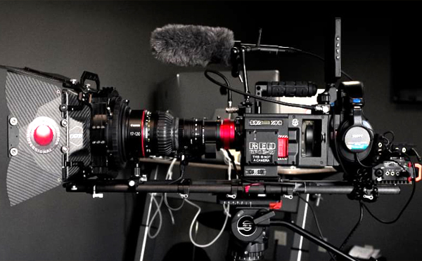 4k多机位录播推流虚拟抠像演播室系统