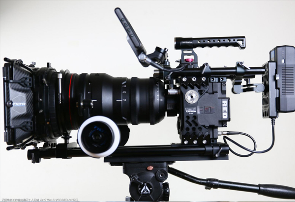 摄像师上门拍摄跟拍与剪辑